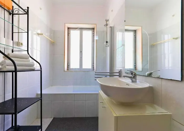 Appartement Cozy And Sunny - Anjos, Lissabon